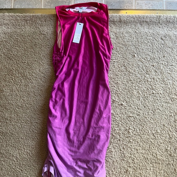 Dress - Picture 2 of 4